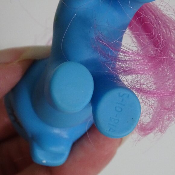 Gi-Go Toys Blue Pony Unicorn Pink Hair Figurine Collectible with Flower 2.5 inch - Picture 6 of 7
